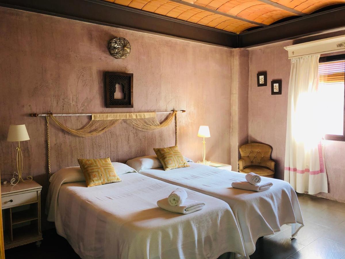 Hotel Finca Aldabra Pinos Genil Eksteriør bilde